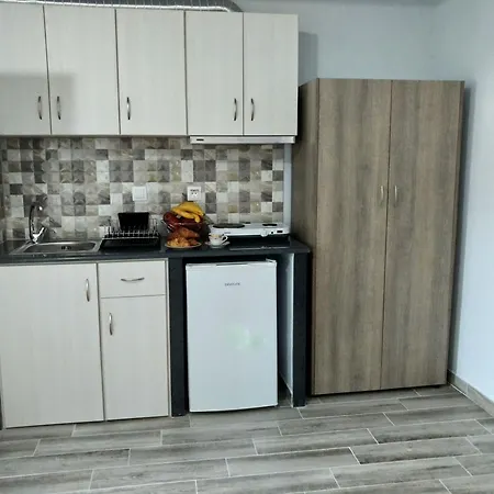 Gatos Village & Apartment