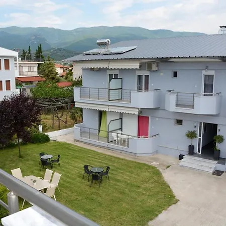 Gatos Village & *