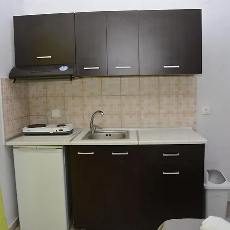 Gatos Village & Apartment