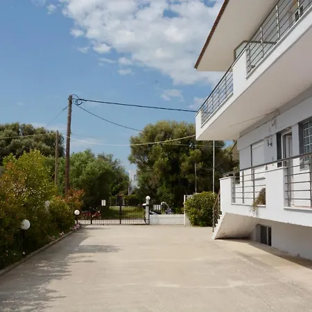 Daire Gatos Village &