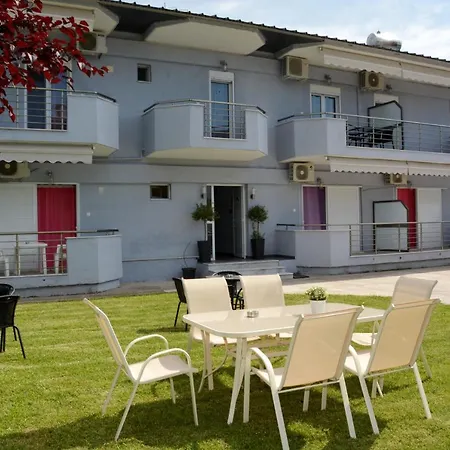 Gatos Village & Апартаменты